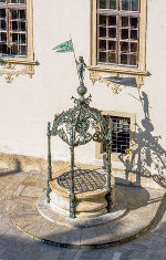 Unterwegs laden mehrere Fotopoints dazu ein, besondere Eindrücke festzuhalten - Landhausbrunnen