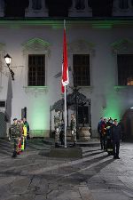 Gemeinsame Flaggenparade der Einsatzorganisationen